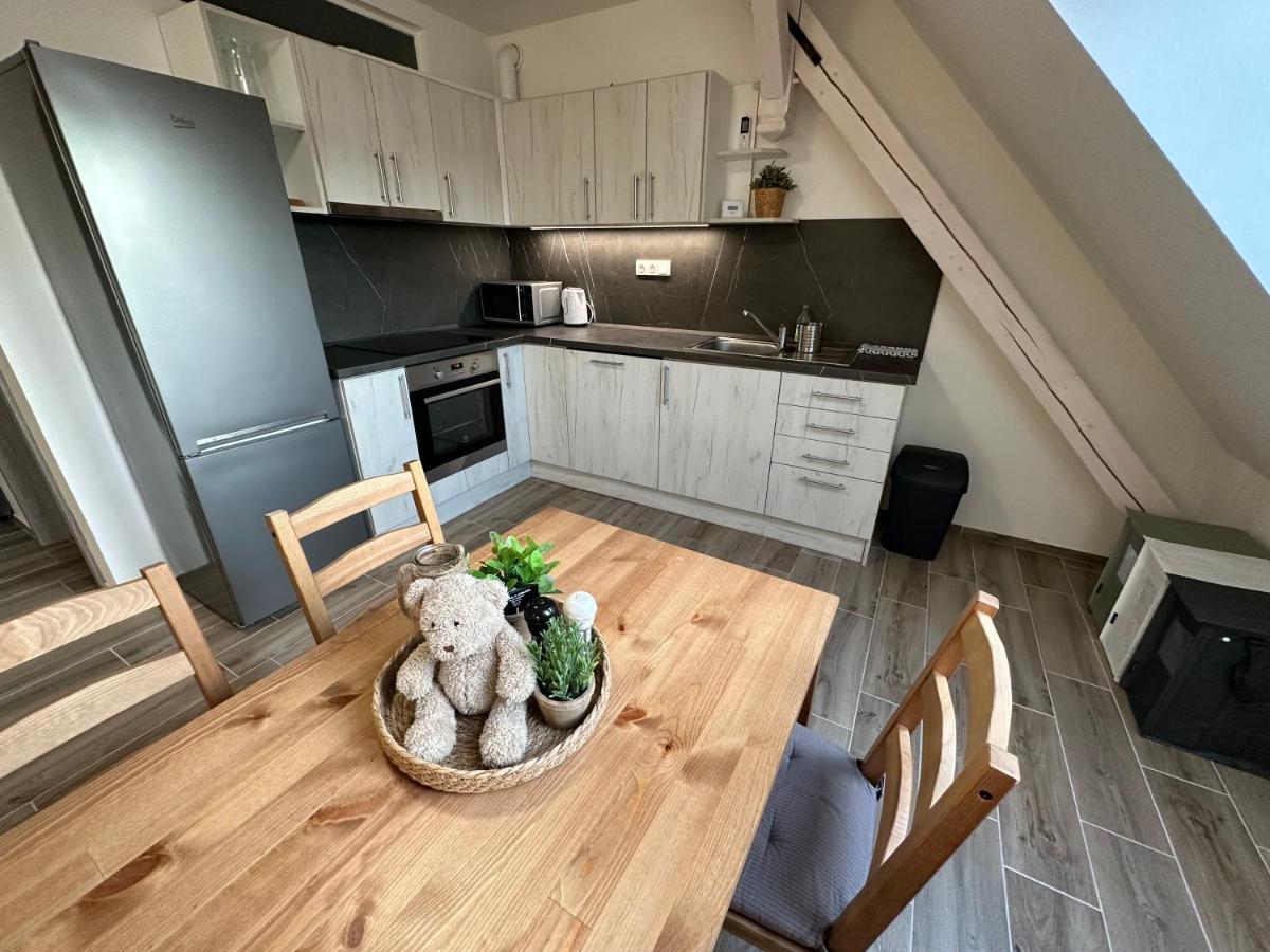 Dvůr Králové nad Labem Apartmany Monastery Suites Zirec מראה חיצוני תמונה
