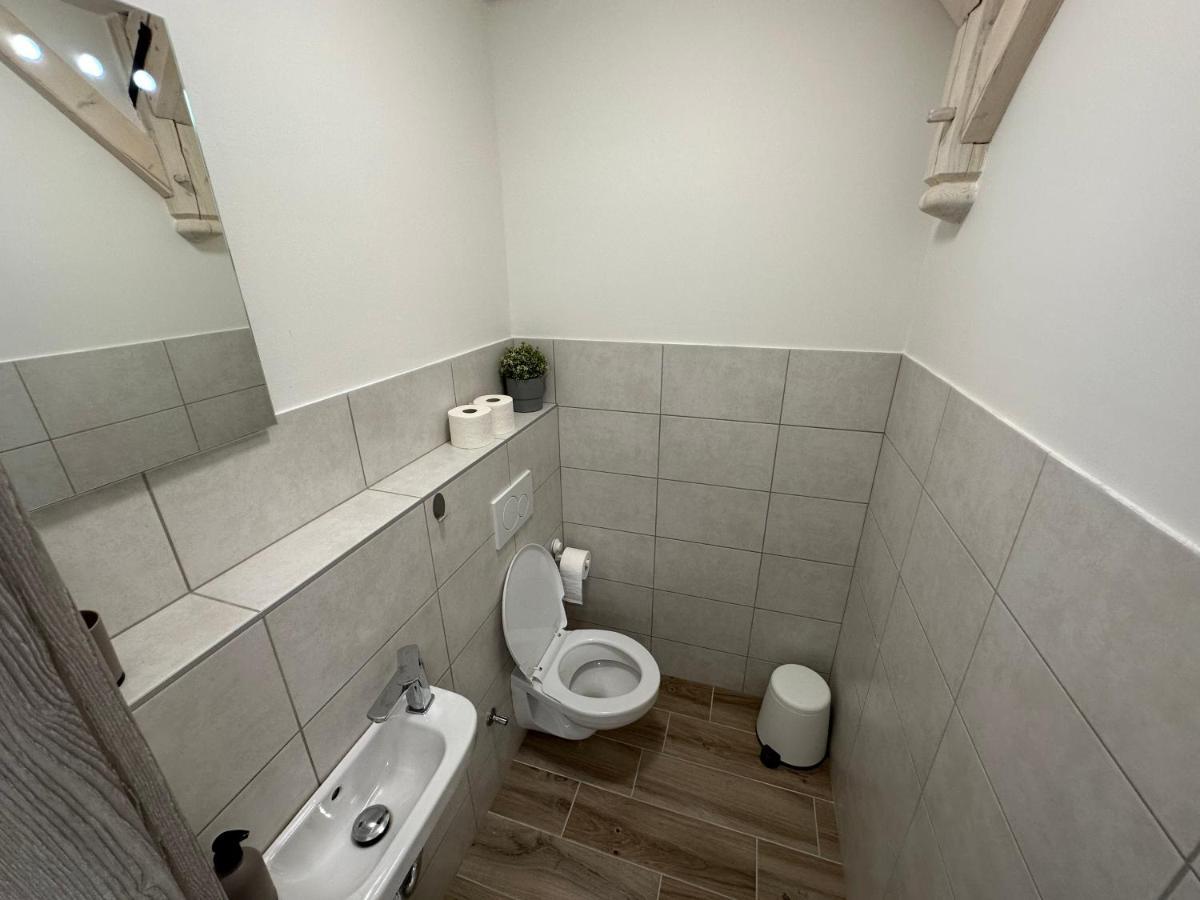 Dvůr Králové nad Labem Apartmany Monastery Suites Zirec מראה חיצוני תמונה